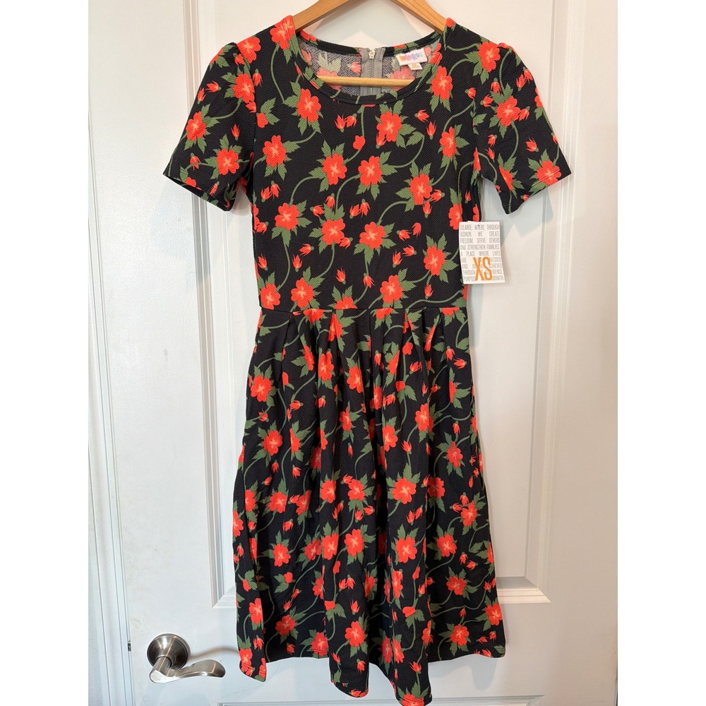 LuLaRoe Amelia Dress XS Black Red Floral Pleated Short Sleeve Exposed Zipper NEW